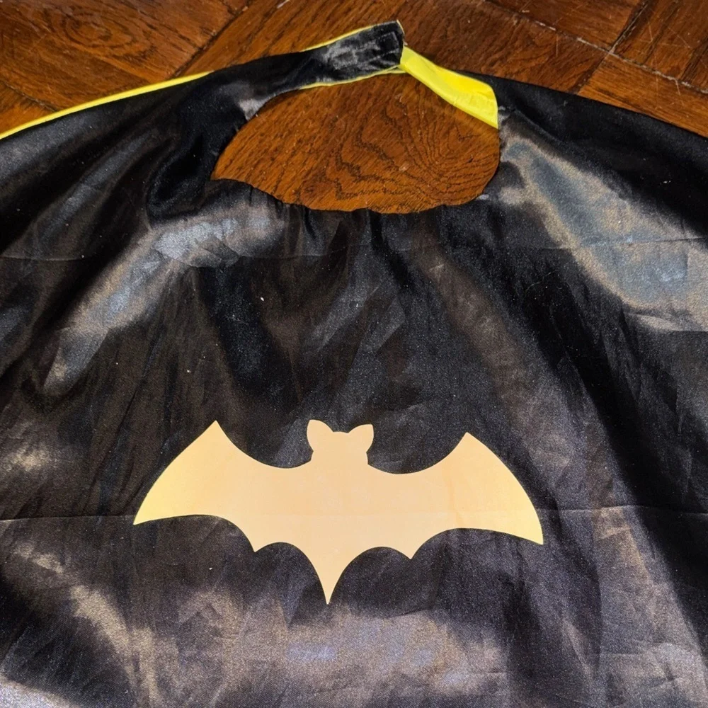 Disney Superhero cape Kids Costume - Red, Black, Blue bundle - Picture 6 of 10